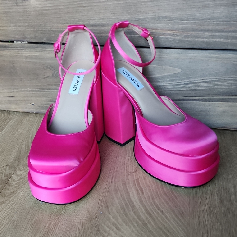 VERSACE MEDUSA - esque Steve Madden Satin Fuchsia Platform Shoes!